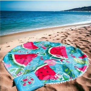 New beach bat with zip bag to easy carry on the beach.